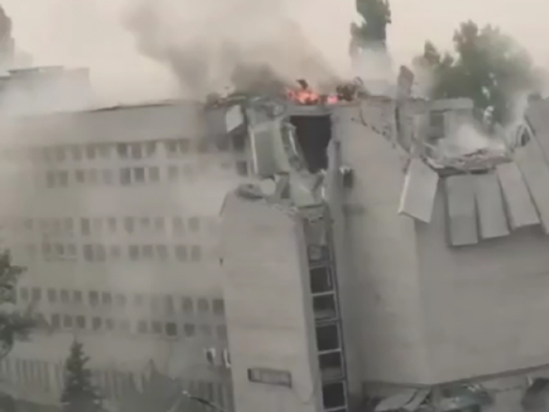 Во Львове дрон-камикадзе, пролетевший почти 1000 км, снес взрывом здание СБУ
